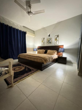 Luxury apartment in f11